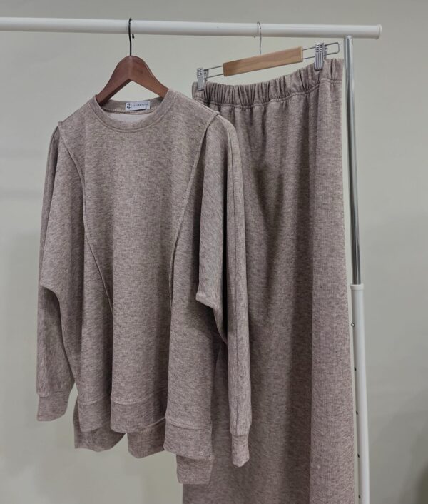 Duks i suknja od mekog materijala